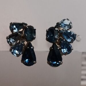 Silver Tone Blue Teardrop Rhinestone Screw Back Earrings Vintage